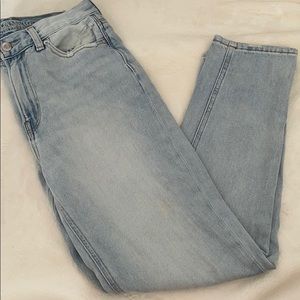 American Eagle Mom Jean